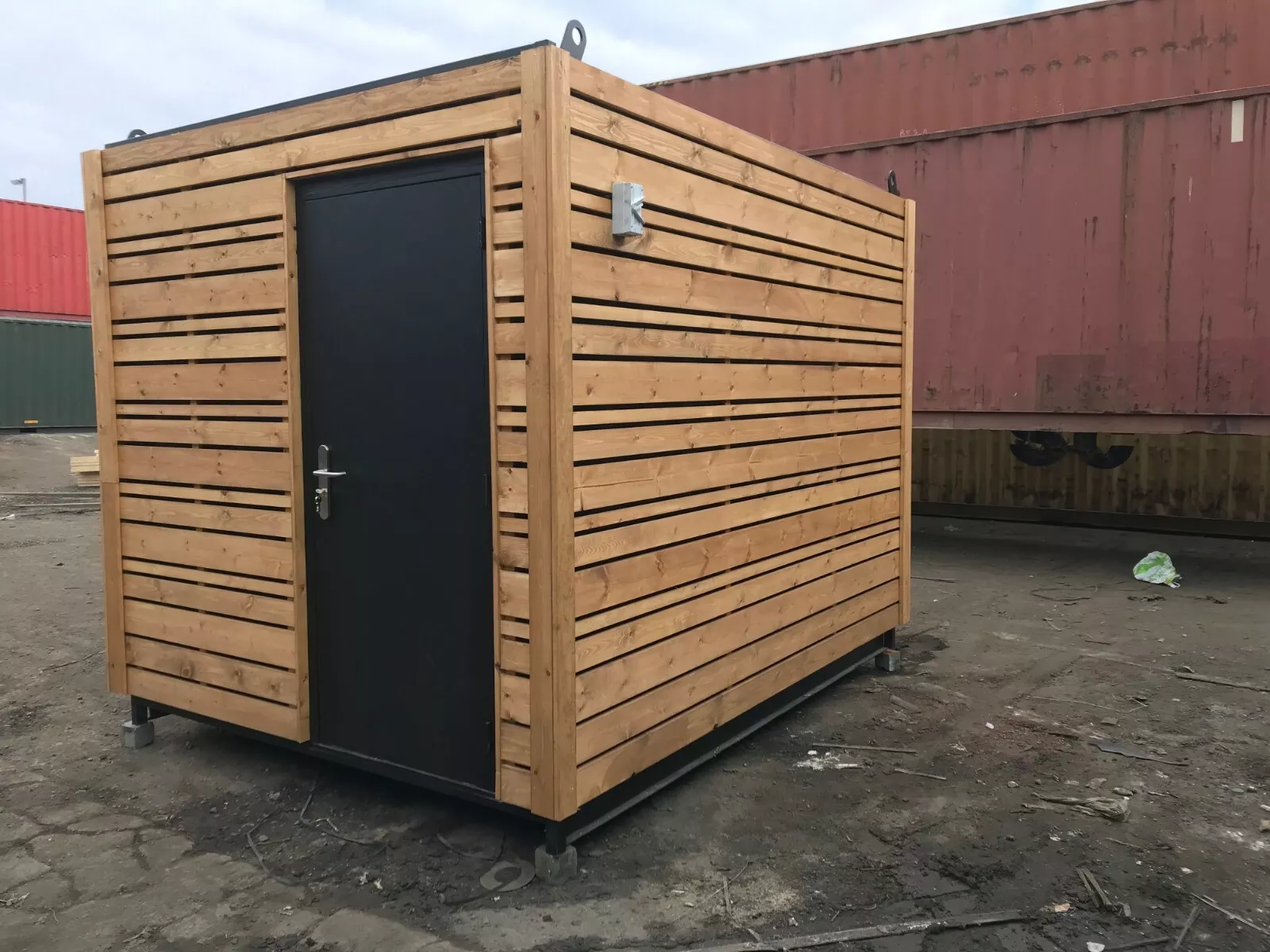 10ft-x-8ft-Cladded-Food-Drink-Outlet-shipping-container1.webp