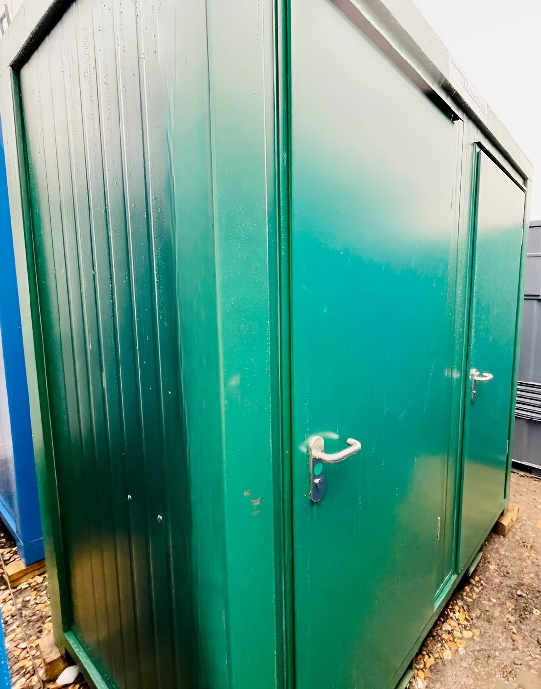 11-Double-Mains-Toilet-8Ft-x-5Ft-Green-.jpg