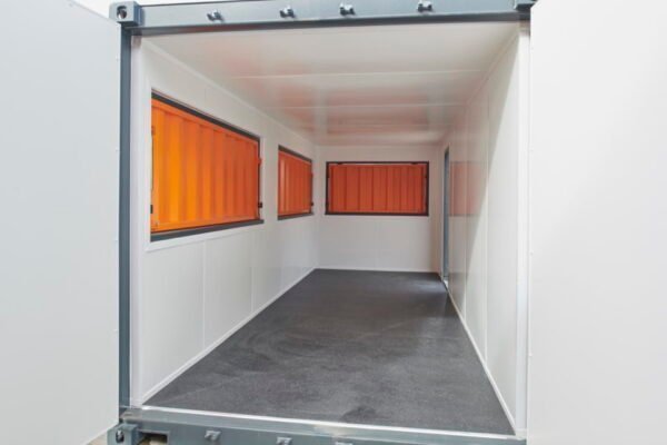 1200-cafe-container-conversion-interior_7426-rs-960×640-1-600×400-1.jpg