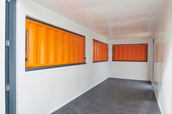 1200-cafe-container-conversion-interior_7429-rs-960×640-1-600×400-1.jpg