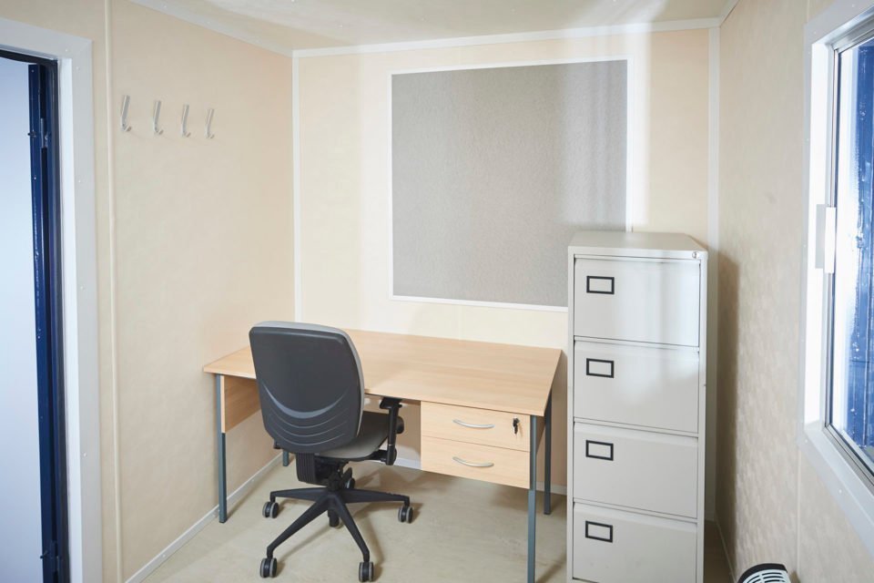 12x8_Office-960×640-1.jpg