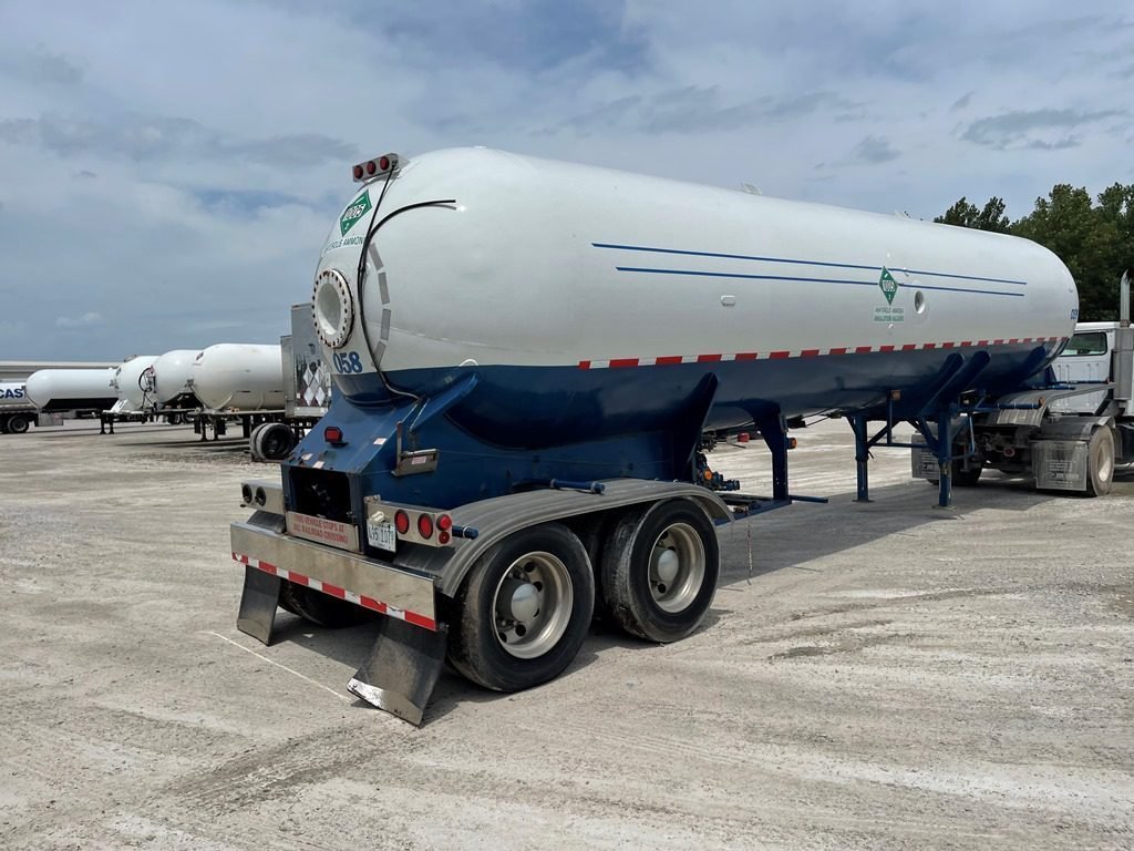 1964-Superior-NH3-Transport-10450-Gal-5.jpg
