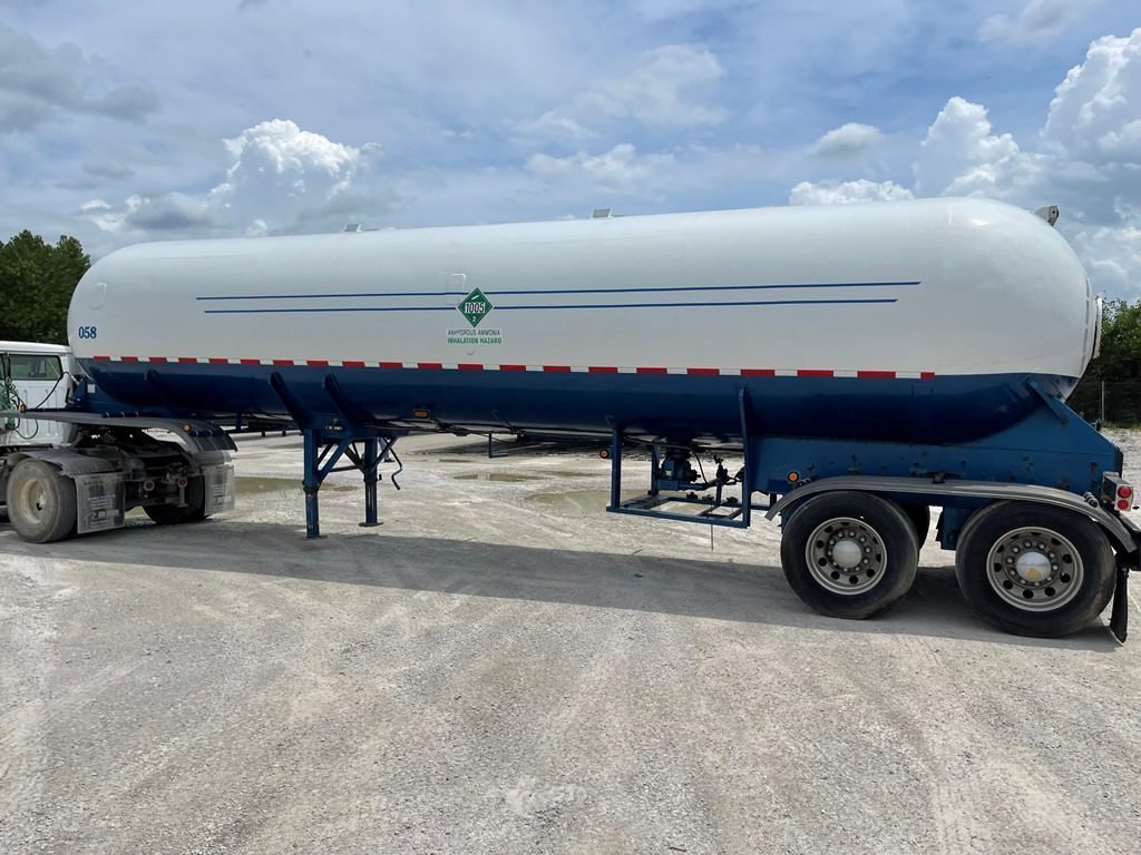 1964-Superior-NH3-Transport-10450-Gal-8.jpg