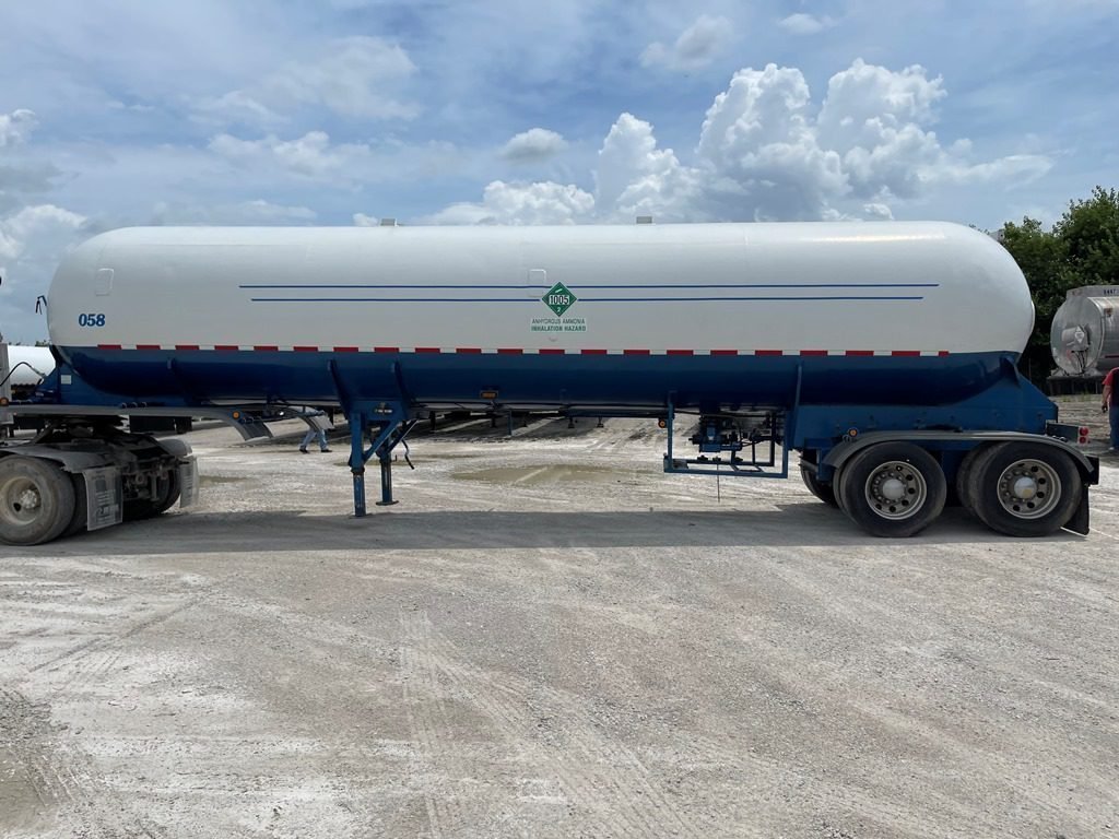 1964-Superior-NH3-Transport-10450-Gal-9.jpg