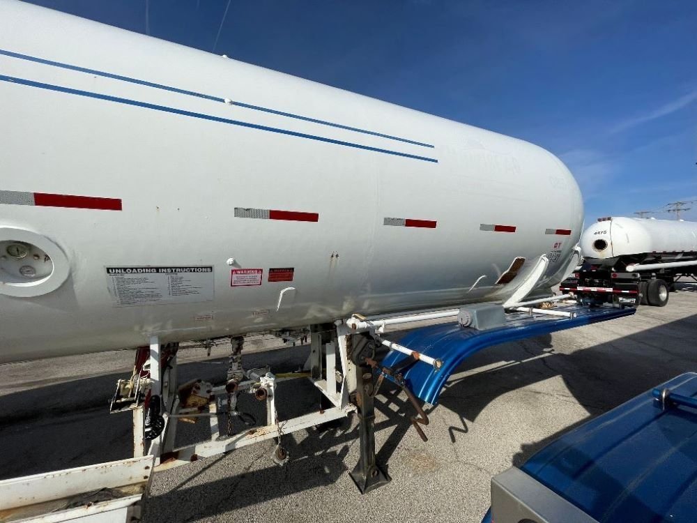 1974-Lubbock-10400-gallon-NH3-transport-trailer-5.jpg