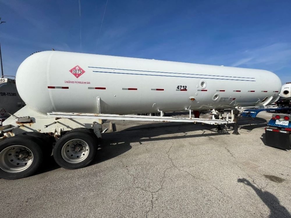 1974-Lubbock-10400-gallon-NH3-transport-trailer-6.jpg