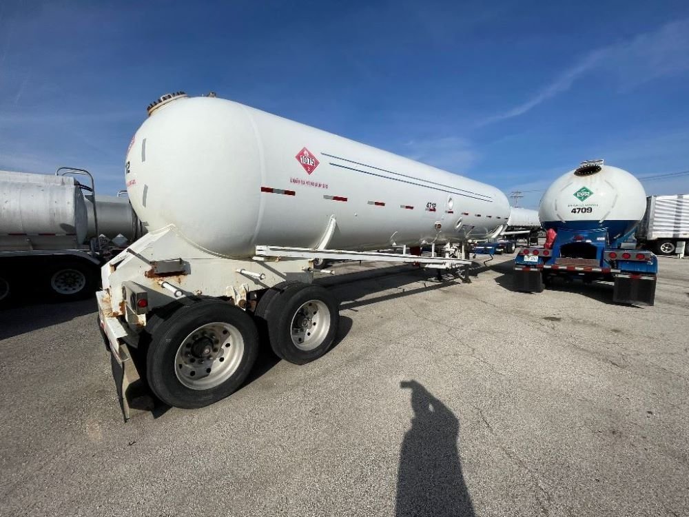 1974-Lubbock-10400-gallon-NH3-transport-trailer-7.jpg