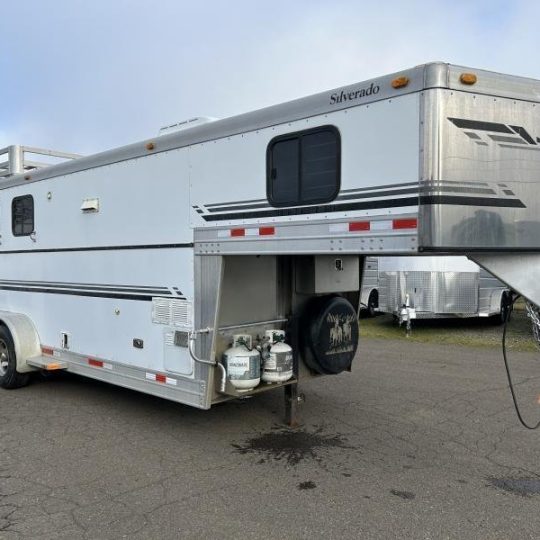2002_Silverado_8718_3H_GN_trailer__2VjQ9Yqsf2bo-1.jpg