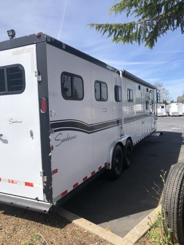 2003_Sundowner_Trailers_LQ_4H_8010_SIERRA_Horse_Trailer_BgvYjQgqxr5s.jpg