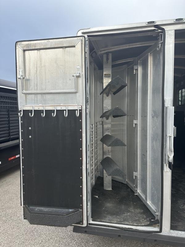 2004_Cherokee_Trailers_4H_GN_4DR_Horse_Trailer_OqKNjUn1amwz.jpg