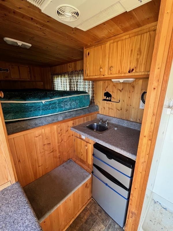 2004_Sundowner__4_Horse__Weekender__Horse_Trailer_gStRBYybt9g2-1.jpg