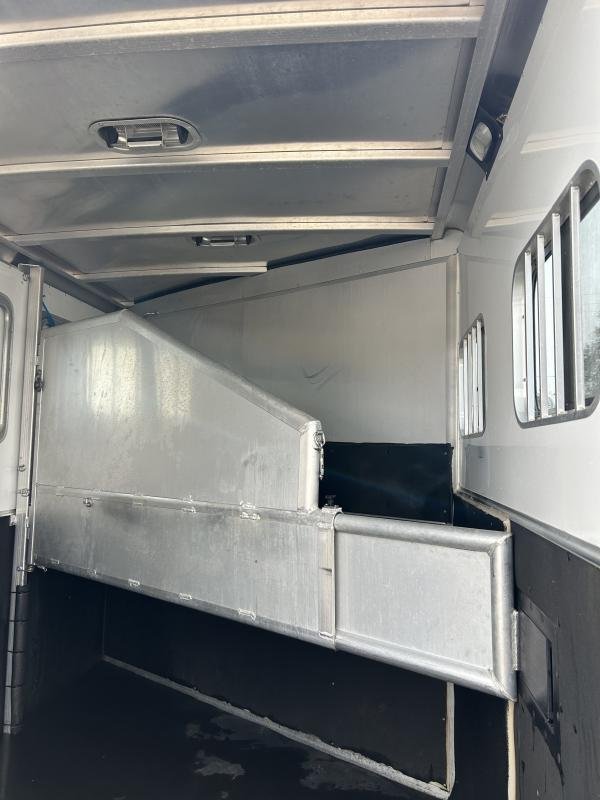 2007_Exiss_SS-20_Horse_Trailer_u0n1Qut395vi-1.jpg