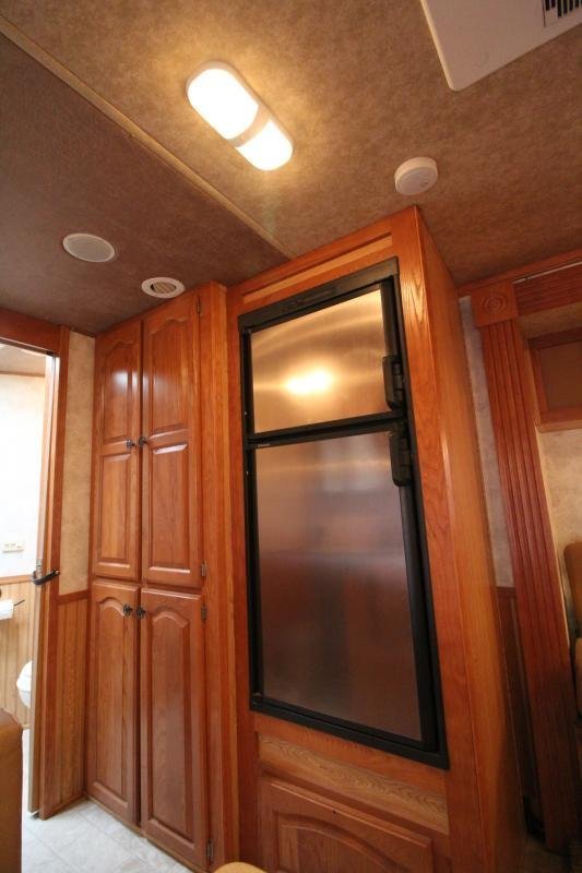 2008_Lakota_8415_wSlide_out_4_Horse_Trailer_BMk79chrhtxk.jpg