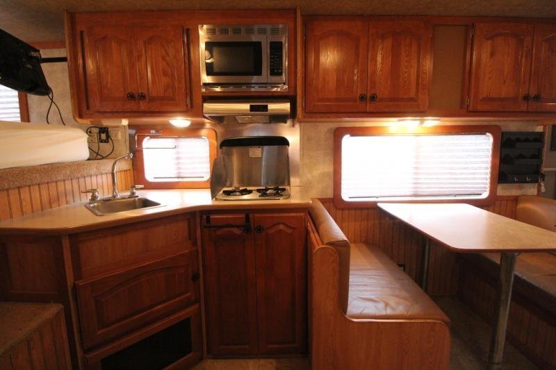 2008_Lakota_8415_wSlide_out_4_Horse_Trailer_BMk79cunp5n8-1.jpg