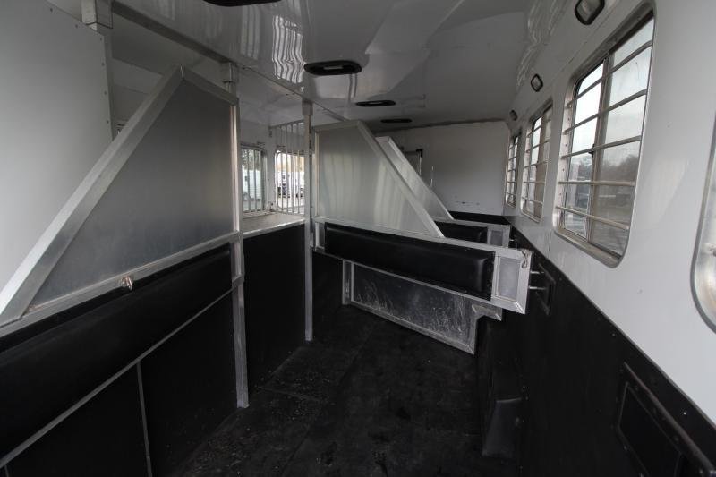 2008_Lakota_8415_wSlide_out_4_Horse_Trailer_Q0BkWWmu34o0.jpg
