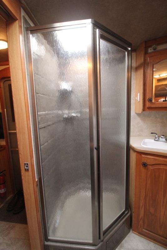 2008_Lakota_8415_wSlide_out_4_Horse_Trailer_ngSuES2gf7pn.jpg