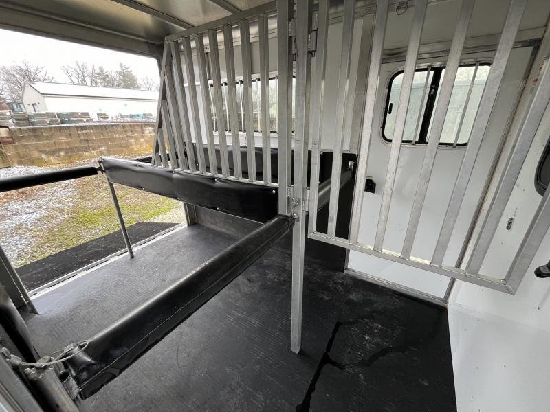 2019_Sundowner_Charter_2_Horse_Charter_Bumper_Pull_w_dr_room_5ro7FYh8nix4-1.jpg