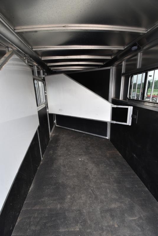 2021_Shadow_Trailers_Stablemate_3_Horse_Trailer_JUrR7Afrzj8h.jpg