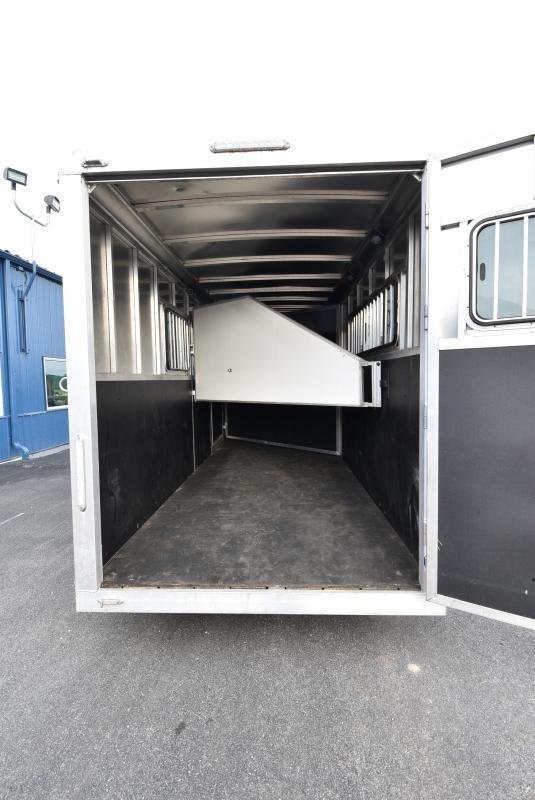 2021_Shadow_Trailers_Stablemate_3_Horse_Trailer_JUrR7Agx3ep6.jpg