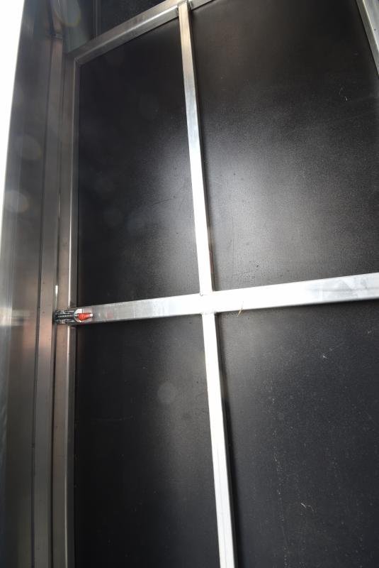 2021_Shadow_Trailers_Stablemate_3_Horse_Trailer_voaEC02qr46w.jpg