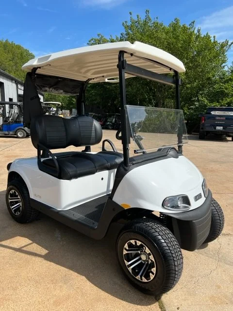 2022-E-Z-GO-Freedom-RXV-Elite-2-Passenger-Lithium-Ion-Golf-Carts-for-Sale-White31-2.webp