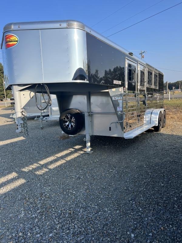 2022_Sundowner_Trailers_3_Horse_Slant_GN_Horse_Trailer_2WfND6b1e6o.jpg