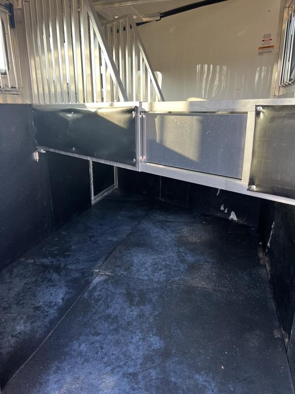 2022_Sundowner_Trailers_3_Horse_Slant_GN_Horse_Trailer_87HPyi1ga2hj.jpg