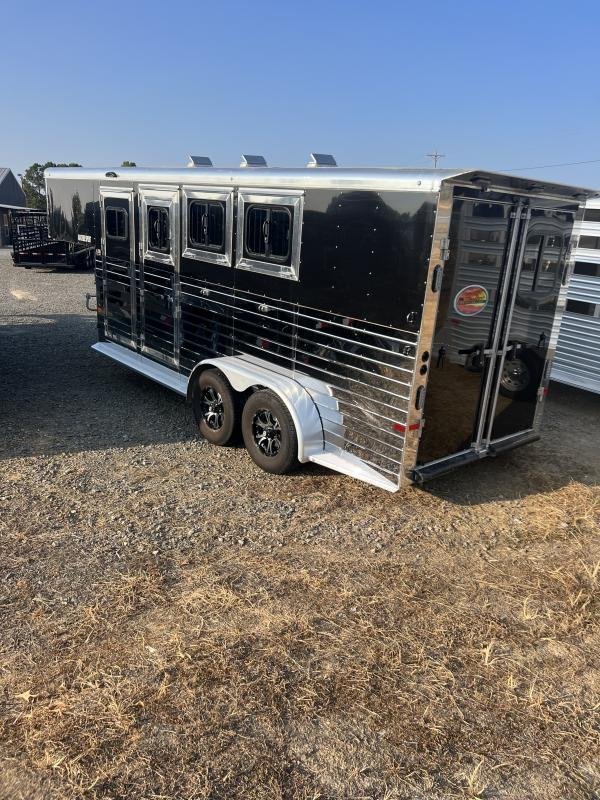 2022_Sundowner_Trailers_3_Horse_Slant_GN_Horse_Trailer_eqOAHw9ymblb.jpg