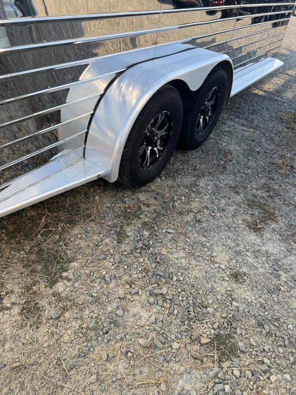 2022_Sundowner_Trailers_3_Horse_Slant_GN_Horse_Trailer_kR0D3Y8nlf5m.jpg