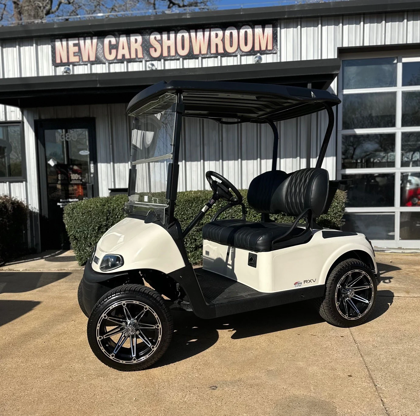 2023-E-Z-GO-Freedom-RXV-Elite-2-Passenger-Lithium-Ion-Golf-Carts-for-Sale16-1-1.webp