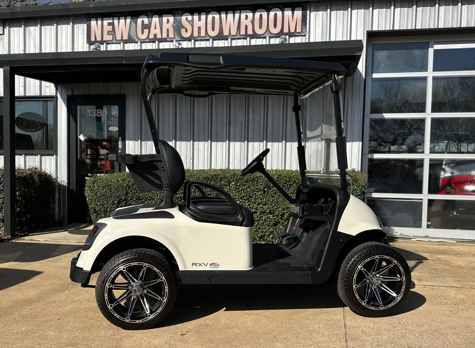 2023-E-Z-GO-Freedom-RXV-Elite-2-Passenger-Lithium-Ion-Golf-Carts-for-Sale16-5-1.webp