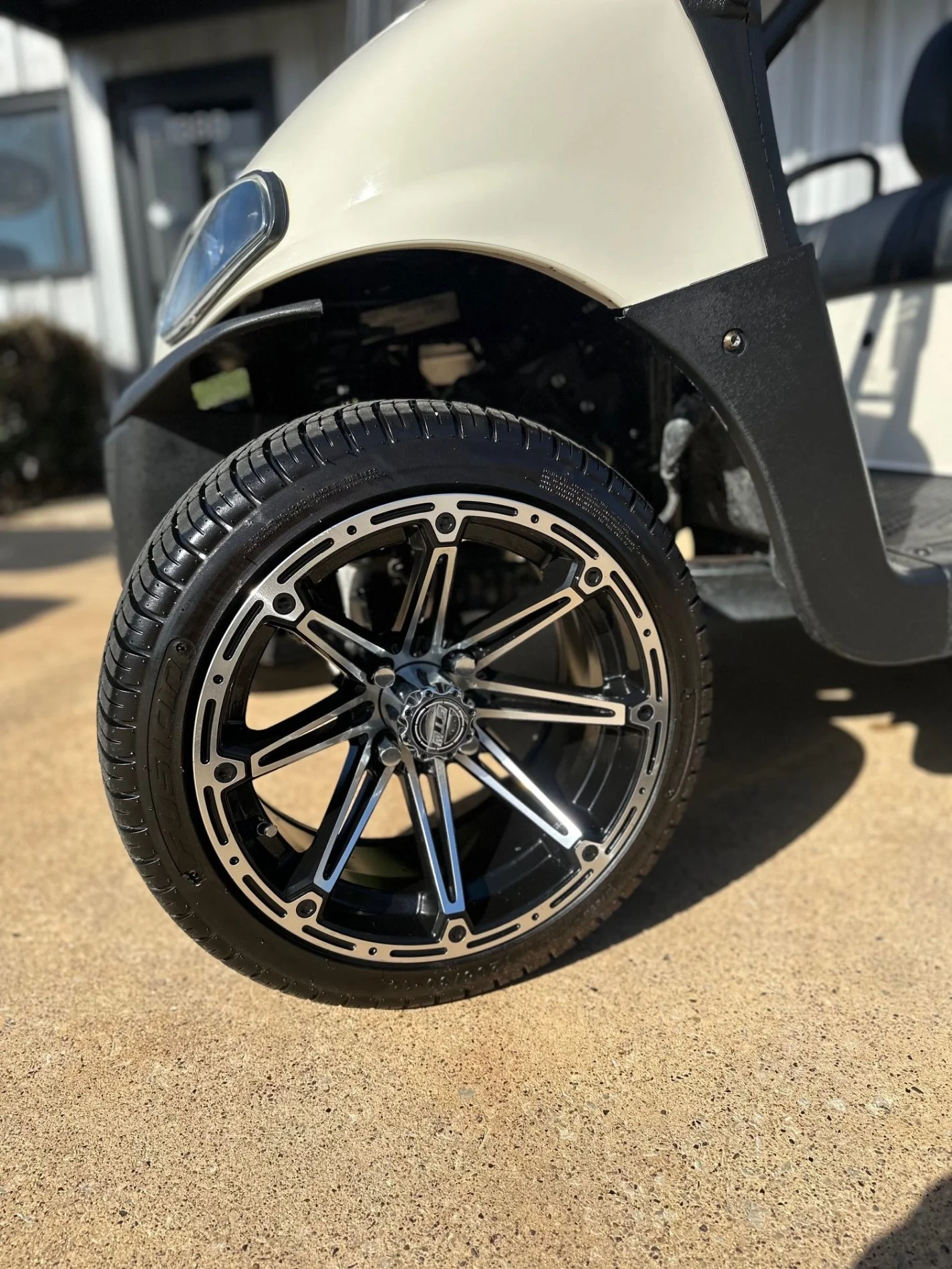 2023-E-Z-GO-Freedom-RXV-Elite-2-Passenger-Lithium-Ion-Golf-Carts-for-Sale16-7-1.webp