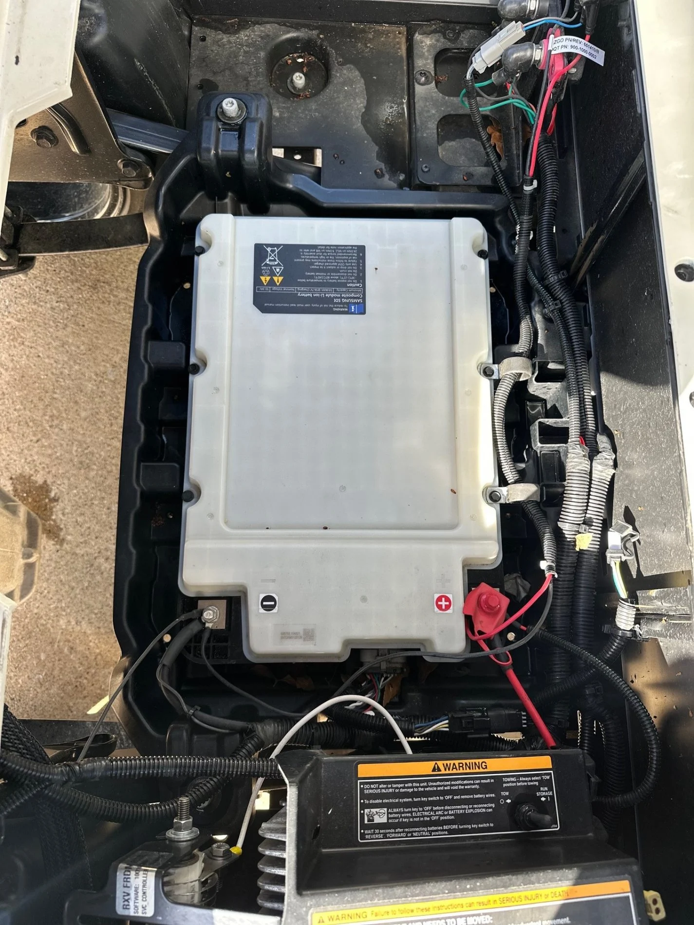 2023-E-Z-GO-Freedom-RXV-Elite-2-Passenger-Lithium-Ion-Golf-Carts-for-Sale16-8-1.webp