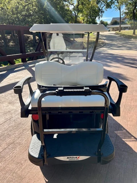 2023-E-Z-GO-Freedom-RXV-Elite-4-Passenger-Lithium-Ion-Golf-Carts-for-Sale42-4.webp