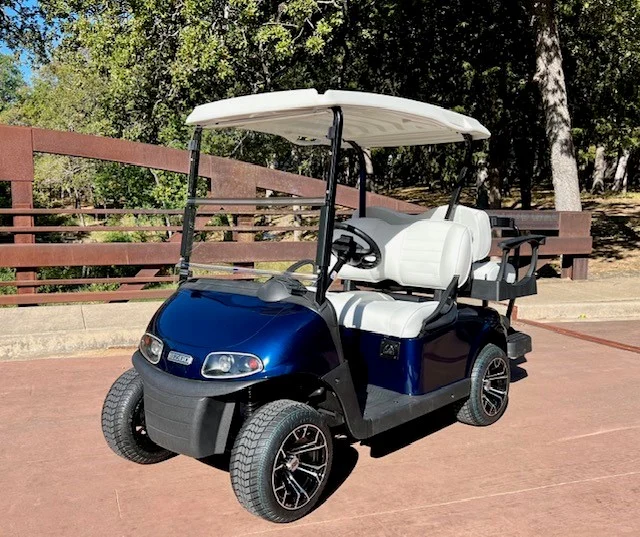 2023-E-Z-GO-Freedom-RXV-Elite-4-Passenger-Lithium-Ion-Golf-Carts-for-Sale42-6.webp