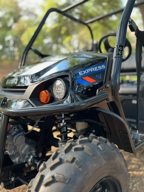 2024-E-Z-GO-Express-S4-4×4-4-Passenger-Lifted-Electric-Golf-Carts-for-Sale44-3.webp