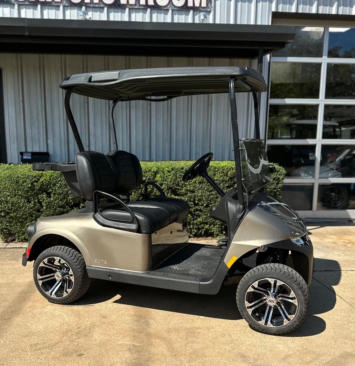 2024-E-Z-GO-Freedom-RXV-Elite-2-Passenger-Lithium-Ion-Golf-Carts-for-Sale36-9.webp