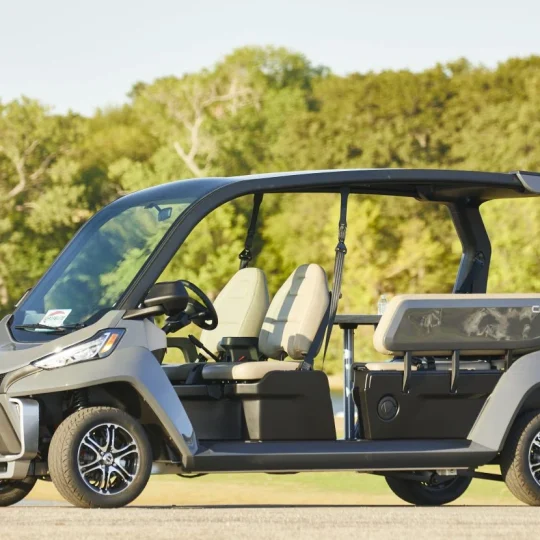 2025-Club-Car-CRU-6-Passenger-Electric-Golf-Carts-for-Sale-2.webp
