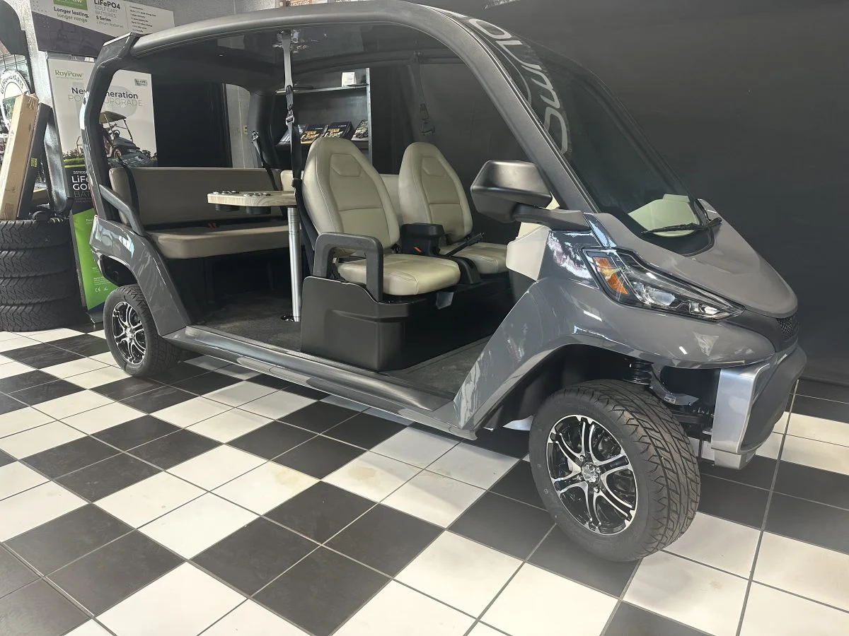 2025-Club-Car-CRU-6-Passenger-Electric-Golf-Carts-for-Sale-4.webp