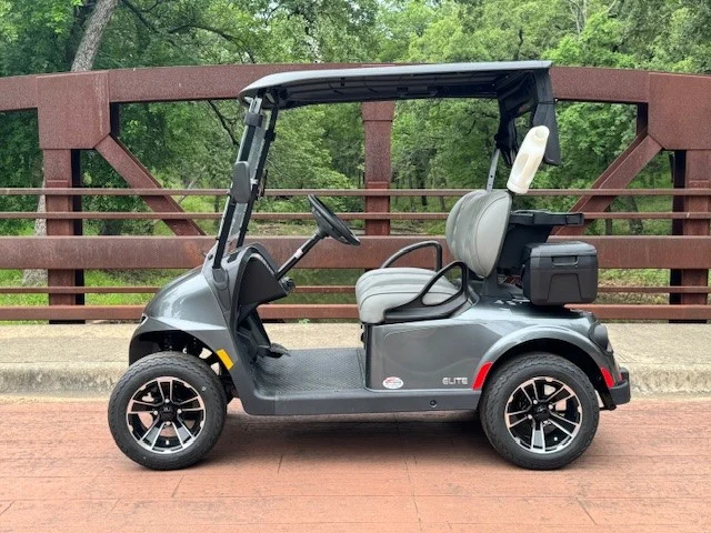 2025-E-Z-GO-Freedom-RXV-Elite-2-Passenger-Lithium-Ion-Golf-Carts-for-Sale39-2.webp