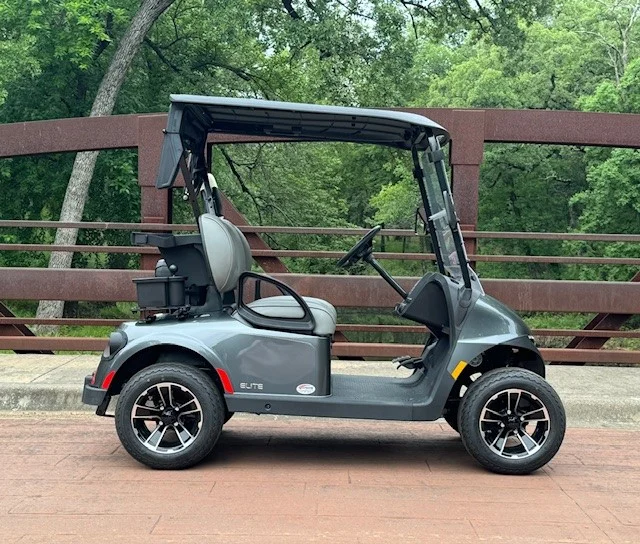 2025-E-Z-GO-Freedom-RXV-Elite-2-Passenger-Lithium-Ion-Golf-Carts-for-Sale39-3.webp