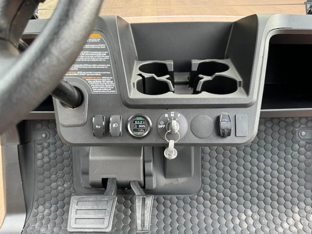 2025-E-Z-GO-Valor-4-Passenger-Lithium-Ion-Golf-Carts-for-Sale43-6.webp