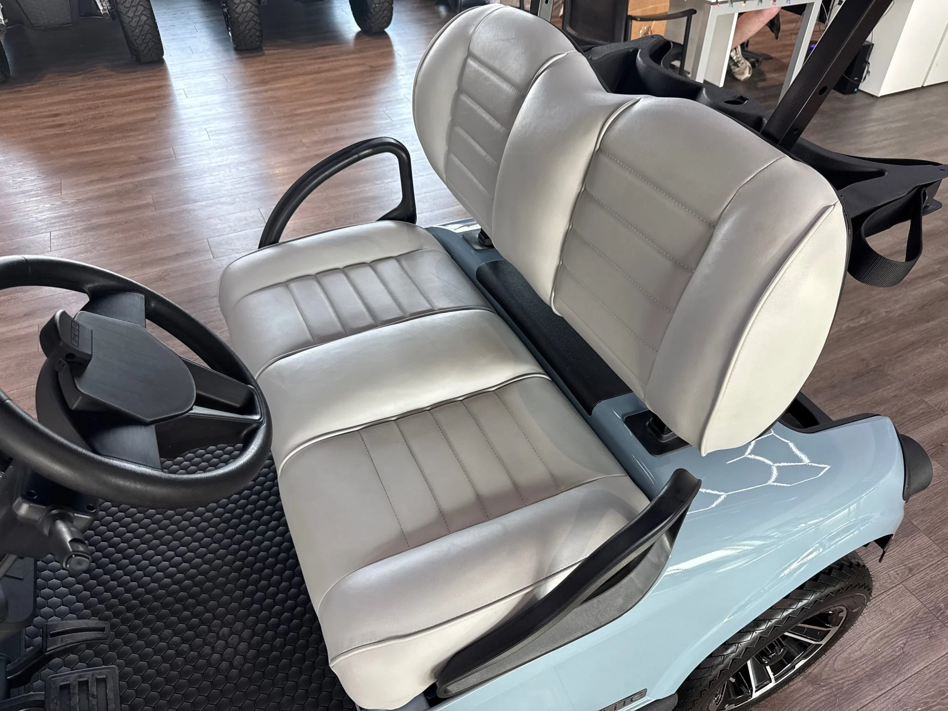 2026-E-Z-GO-RXV-2-Golf-Cart-for-Sale9.webp