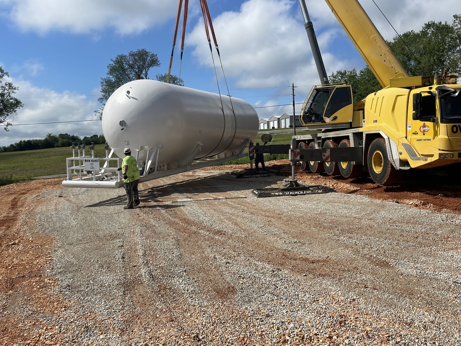 30000-gal-turnkey-skid-delivery-US.jpg