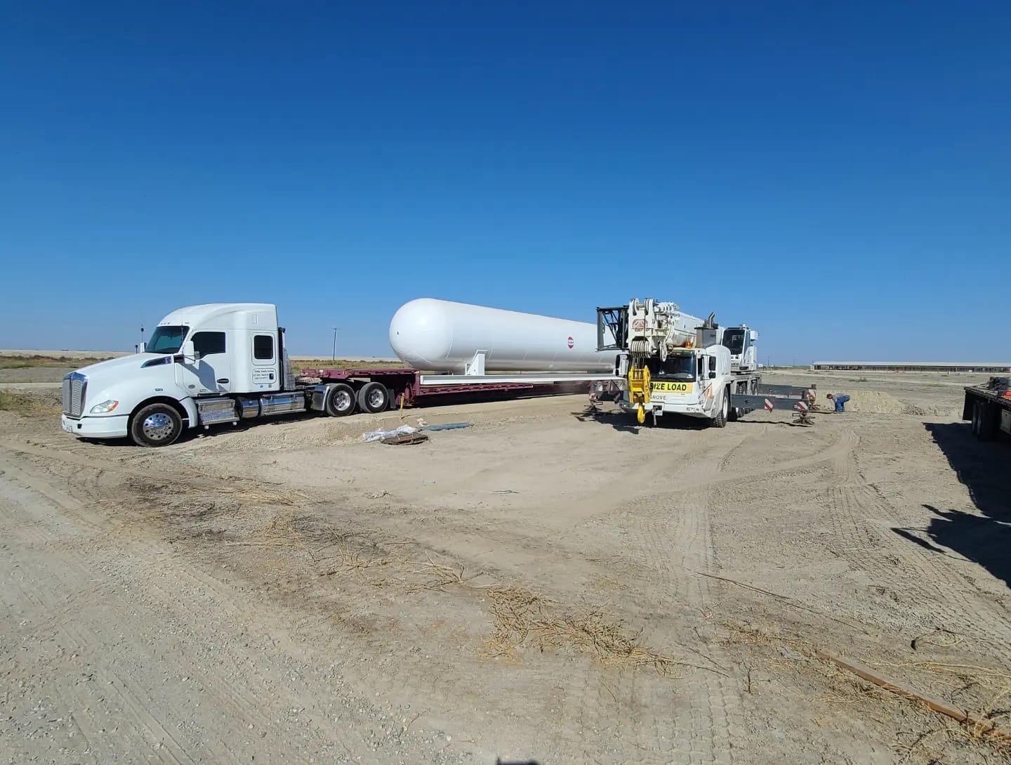 30000-gallon-skid-mounted-propane-tank.jpg