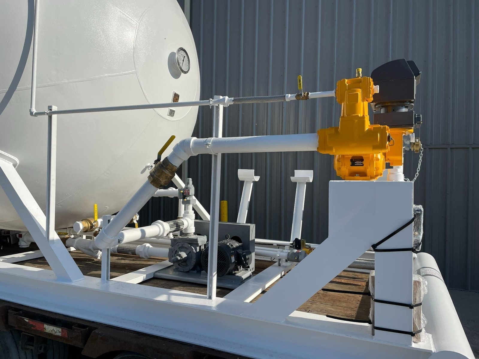 30k-gal-turnkey-skid-bulkhead-CA.jpg