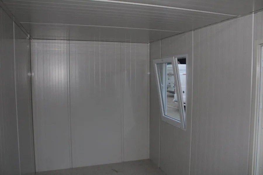 6.5m-x-2.3mLarge-Flat-Pack-Office5.webp