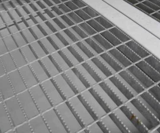 628-8ft-open-mesh-floor-3-600×450-1.png
