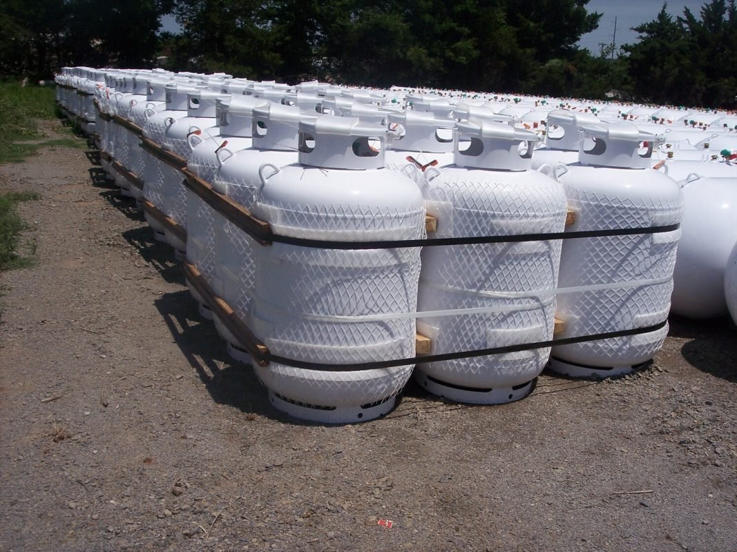 Buy-250-Gallon-Vertical-Above-Ground-Propane-Tank.jpg