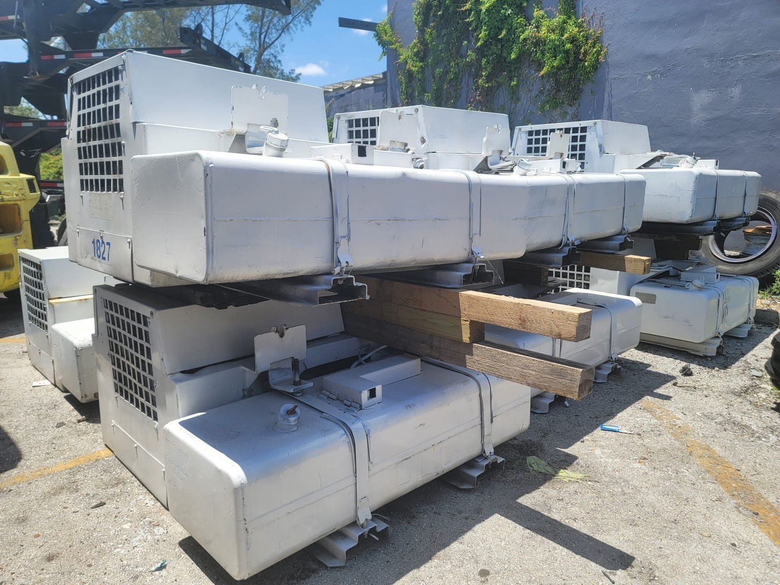 Buy-carrier-Undermount-genset-CA.jpg